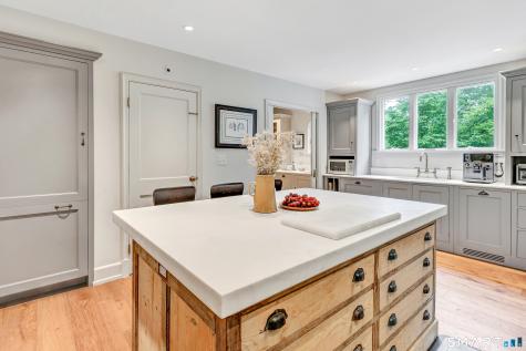 61 Clapboard Hill Road Westport CT 06880