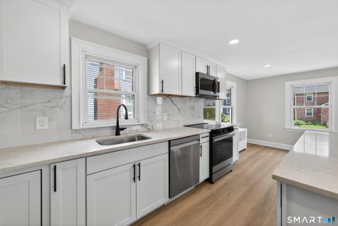 55 Woodlawn Road New London CT 06320