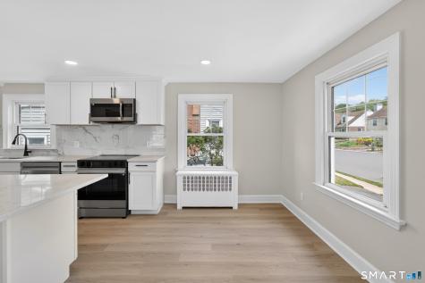 55 Woodlawn Road New London CT 06320