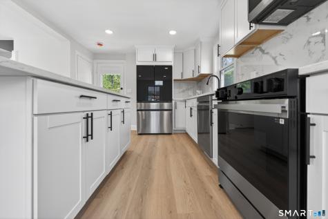 55 Woodlawn Road New London CT 06320