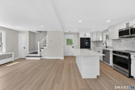 55 Woodlawn Road New London CT 06320
