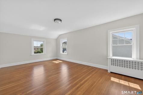 55 Woodlawn Road New London CT 06320