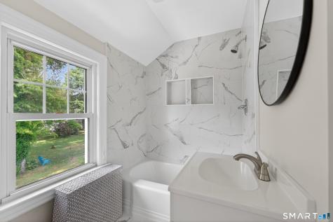 55 Woodlawn Road New London CT 06320