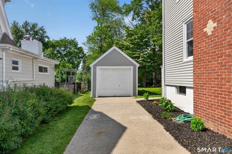 55 Woodlawn Road New London CT 06320