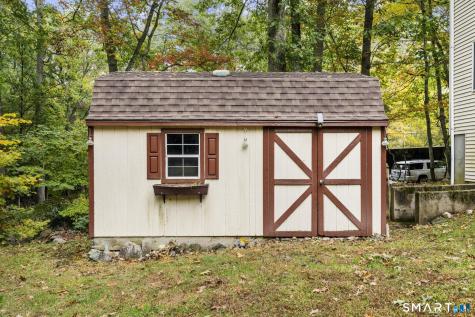 43 Robinhood Drive Ledyard CT 06335