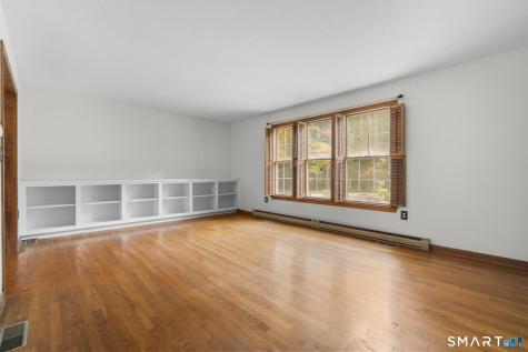 43 Robinhood Drive Ledyard CT 06335