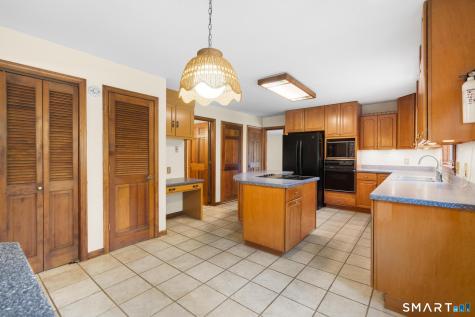 43 Robinhood Drive Ledyard CT 06335
