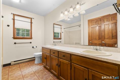 43 Robinhood Drive Ledyard CT 06335