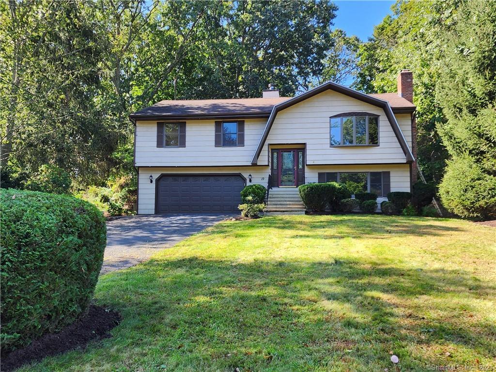19 Round Hill Road Trumbull CT 06611