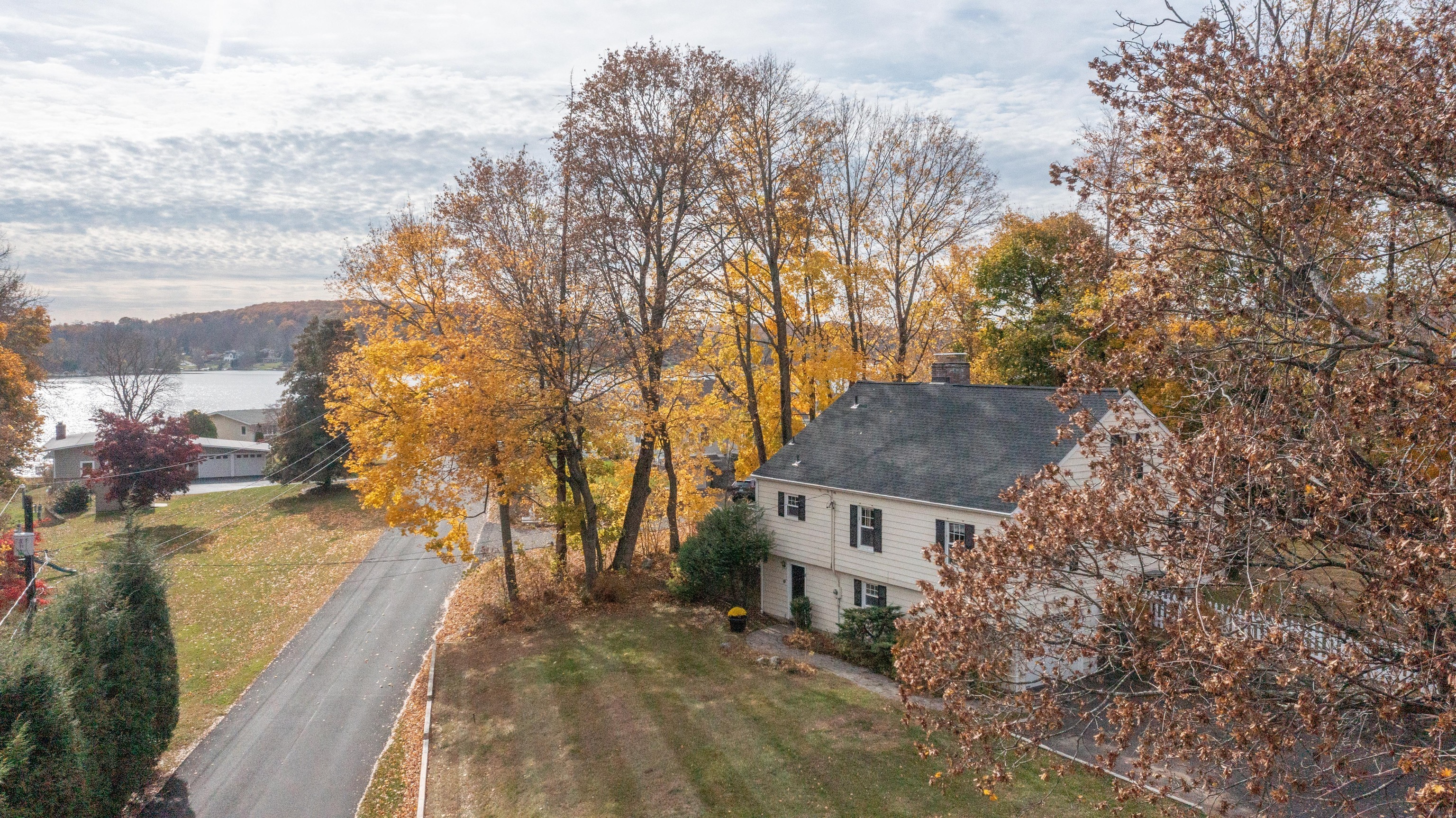 8 Lakeview Road Brookfield CT 06804