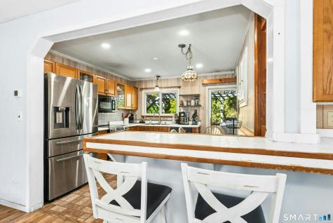 34 Beacon Manor Circle Naugatuck CT 06770