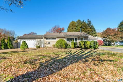 34 Beacon Manor Circle Naugatuck CT 06770