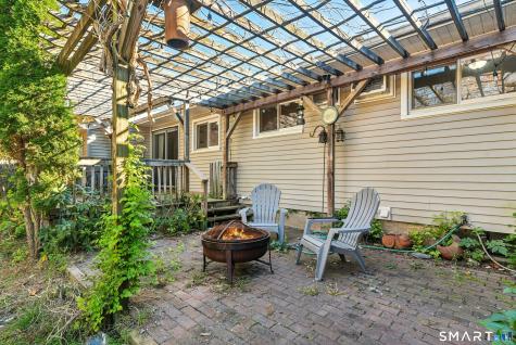 34 Beacon Manor Circle Naugatuck CT 06770