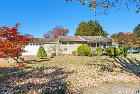 34 Beacon Manor Circle Naugatuck CT 06770