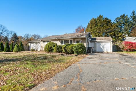 34 Beacon Manor Circle Naugatuck CT 06770