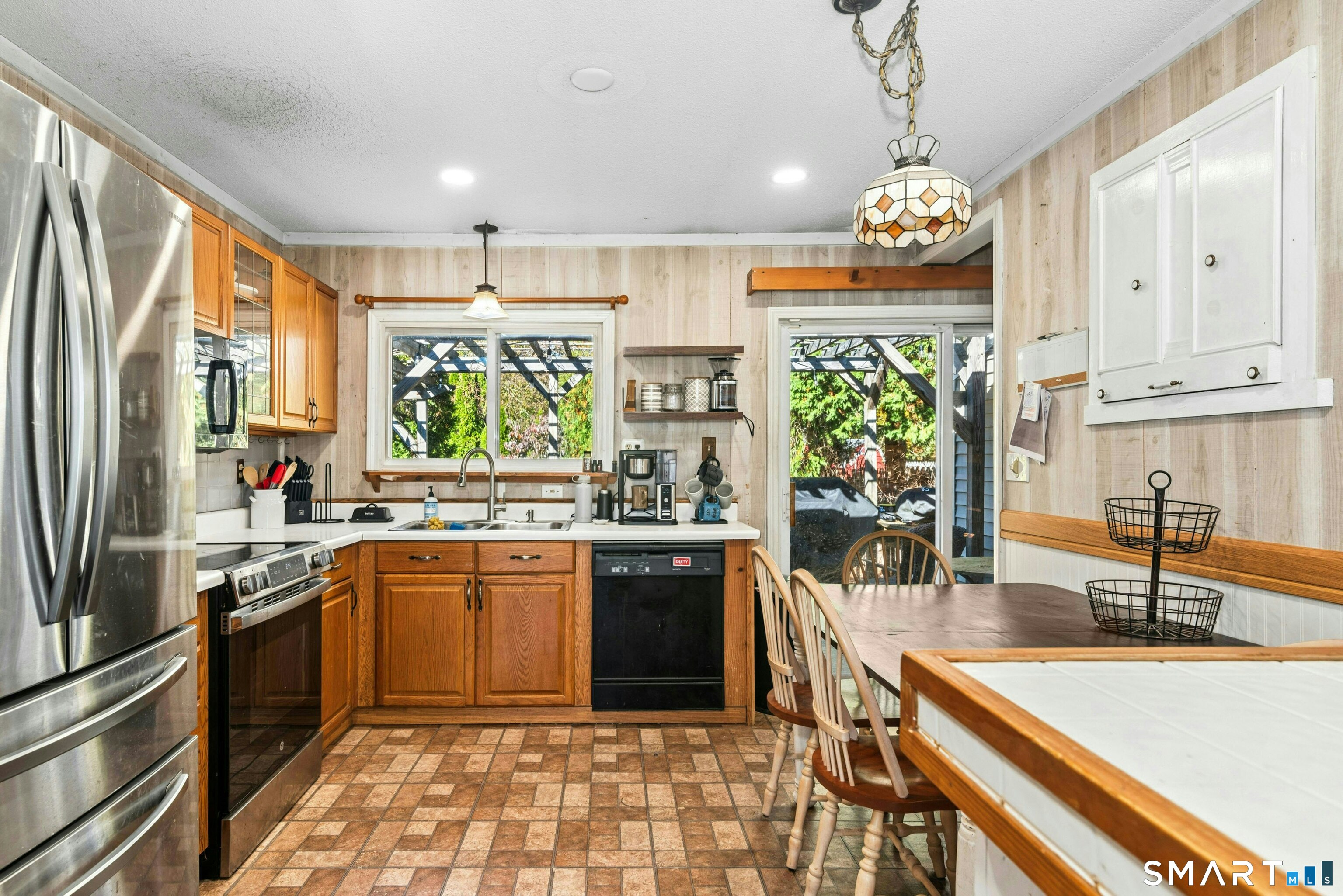 34 Beacon Manor Circle Naugatuck CT 06770
