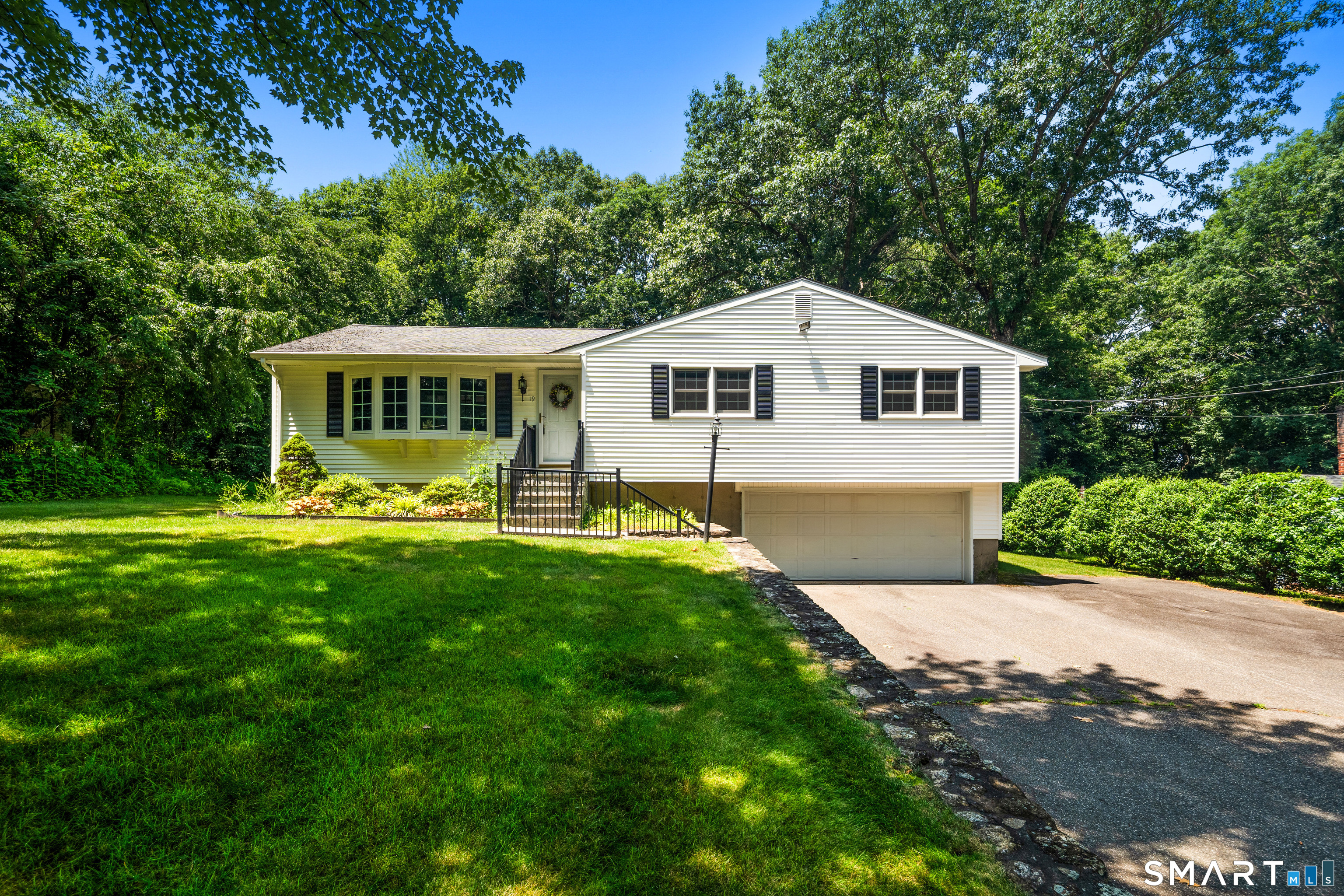 19 Crestwood Drive Wolcott CT 06716