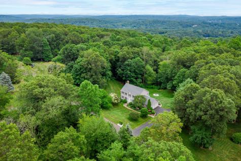 18 Sleepy Hollow Road Newtown CT 06482
