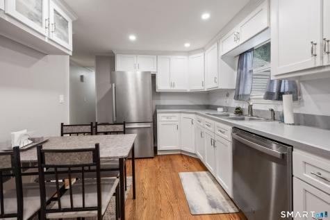 20 Wyndwood Road Farmington CT 06032
