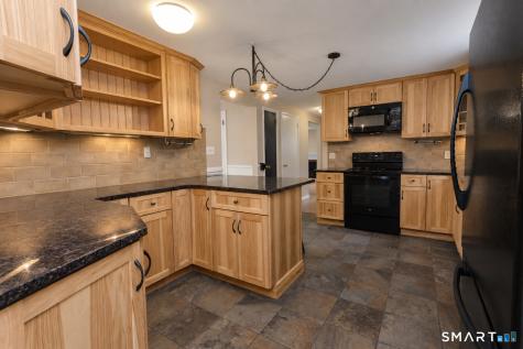 10 Colonial Drive Simsbury CT 06070