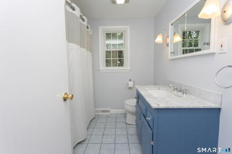 10 Colonial Drive Simsbury CT 06070
