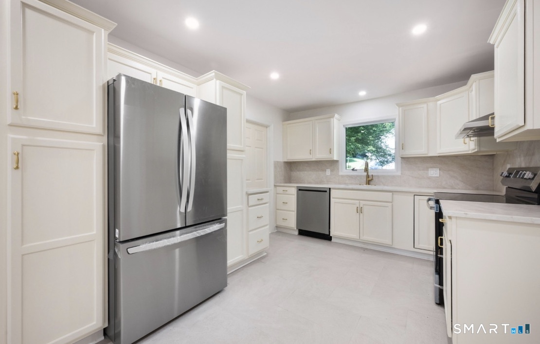 337 Woodbine Road Stamford CT 06903