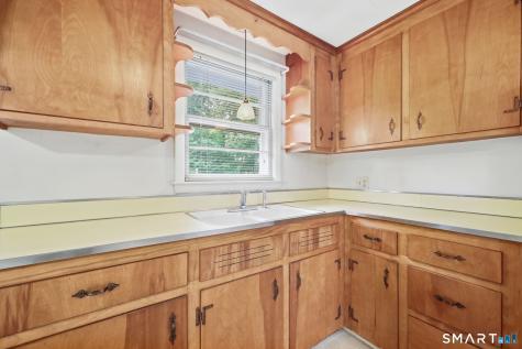 41 Crestwood Drive Manchester CT 06040
