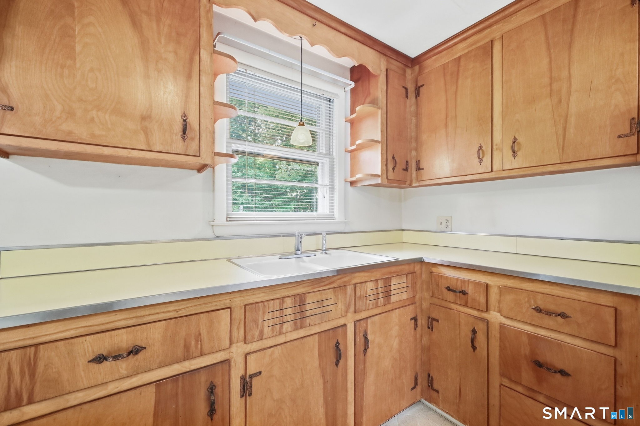 41 Crestwood Drive Manchester CT 06040
