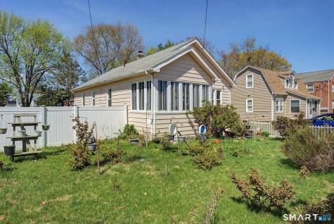 172 Sisson Street East Hartford CT 06118