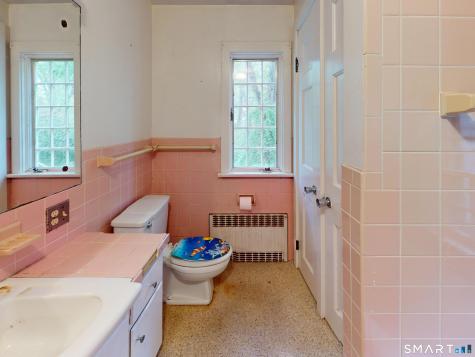 240 Great Neck Road Waterford CT 06385