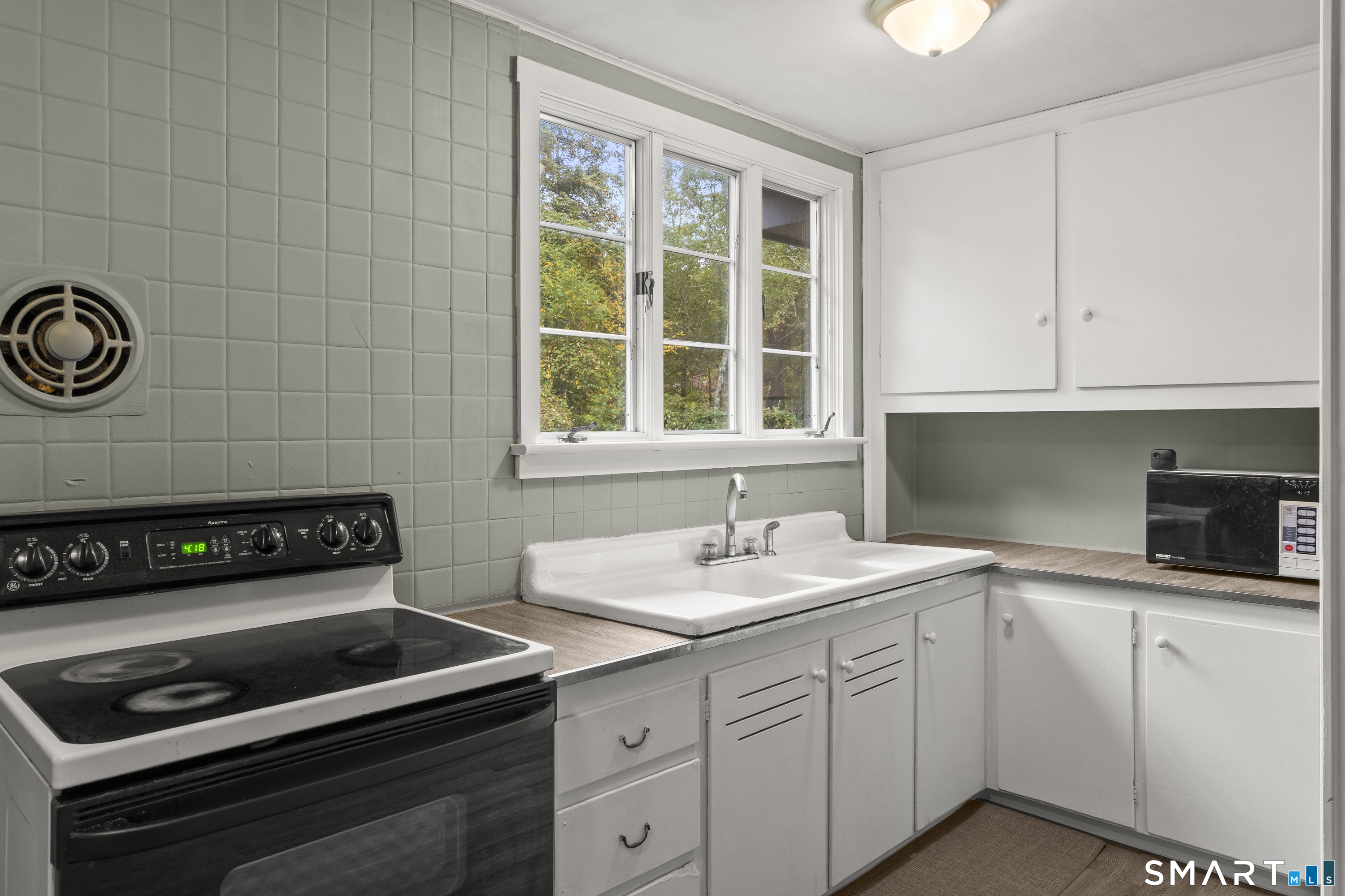 98 Turkey Hill Road Haddam CT 06438