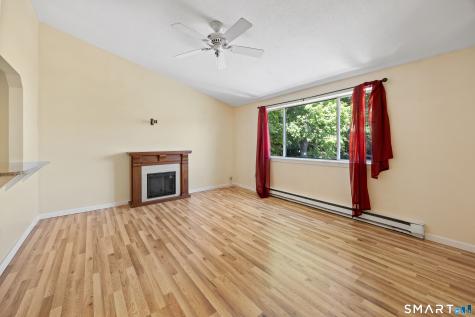 2743 East Main Street Waterbury CT 06705