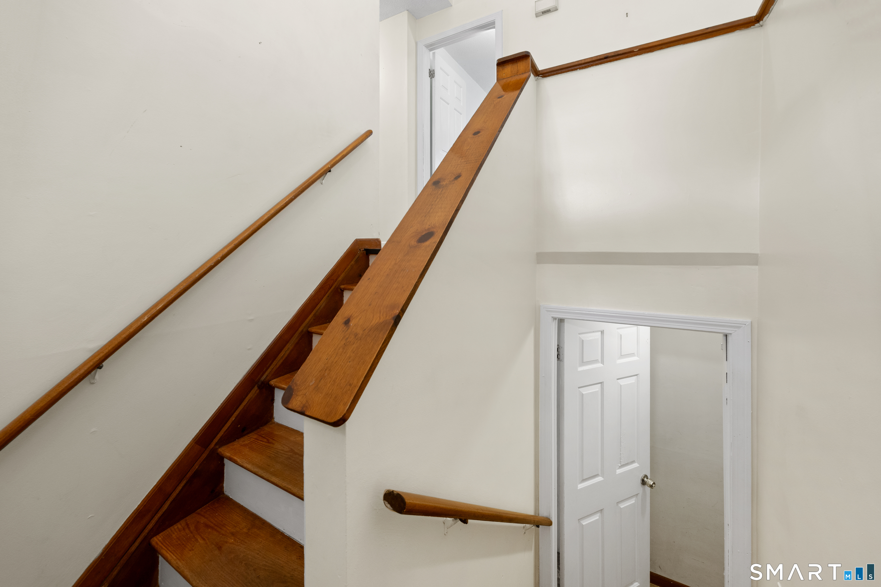 2743 East Main Street Waterbury CT 06705