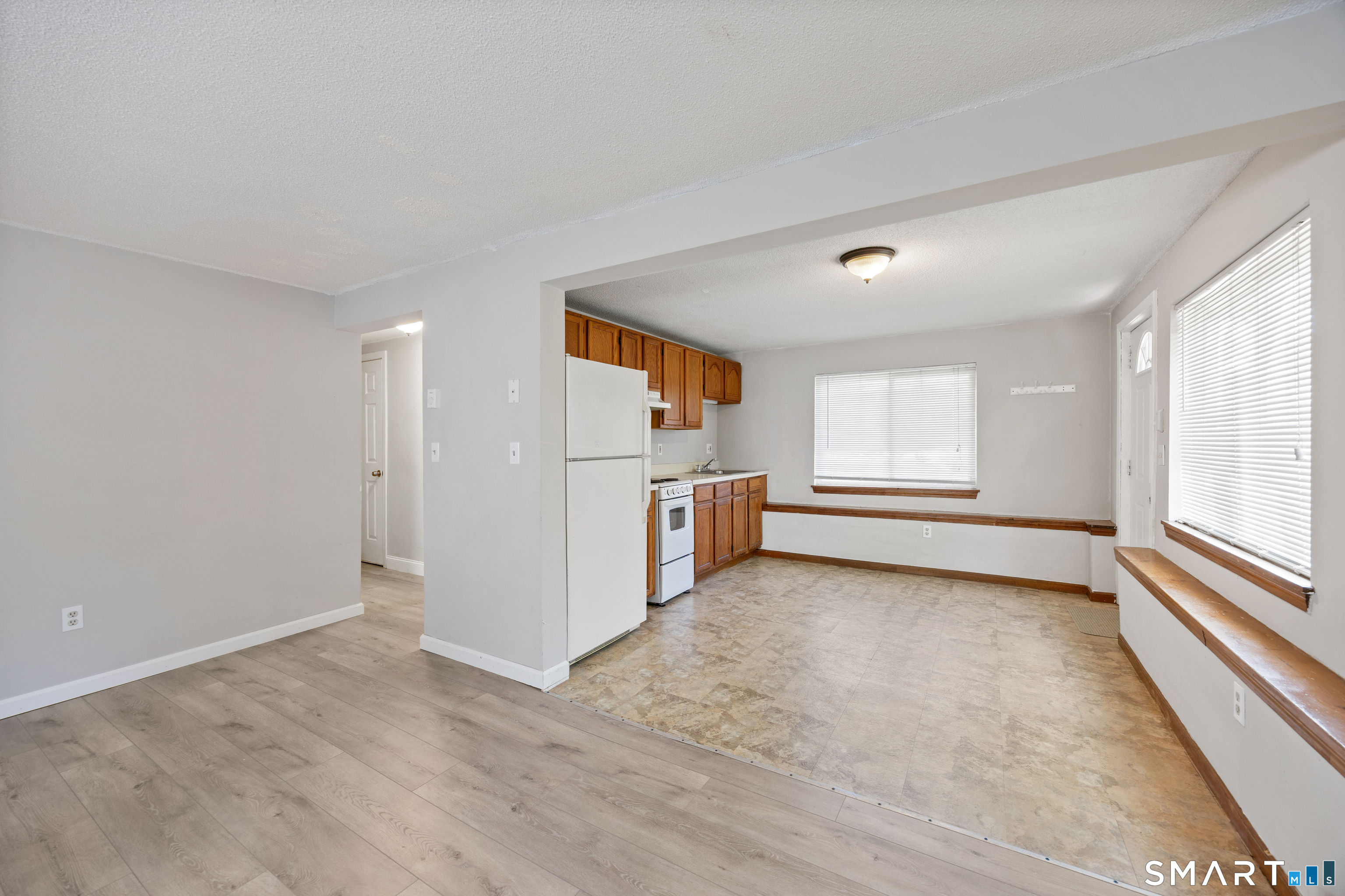 2743 East Main Street Waterbury CT 06705