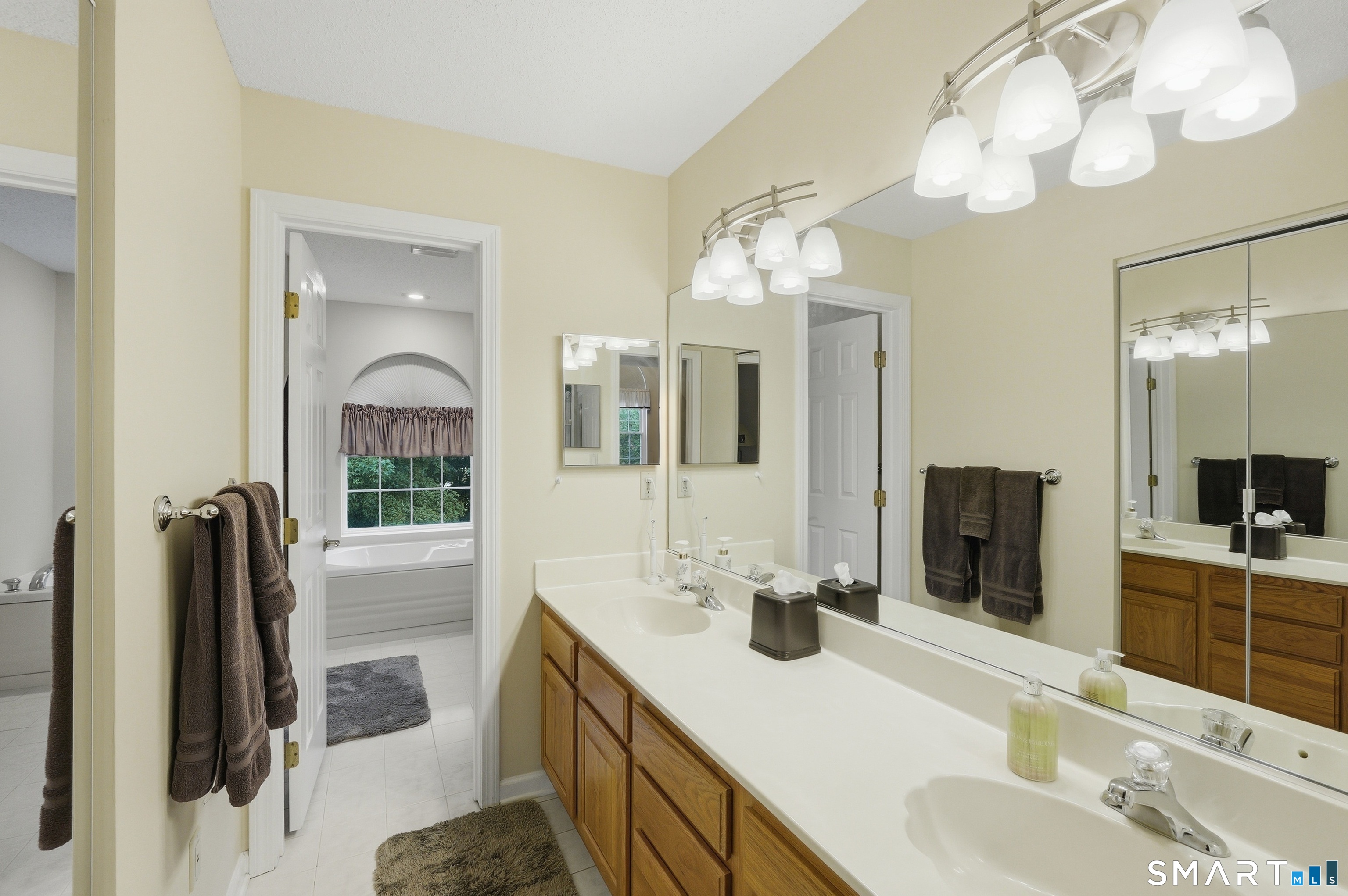 175 Rolling Green Middletown CT 06457