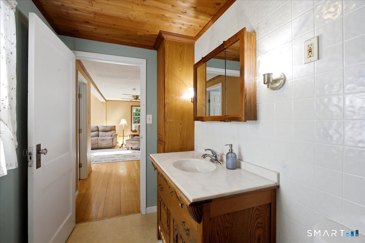 31 South River Road Tolland CT 06084