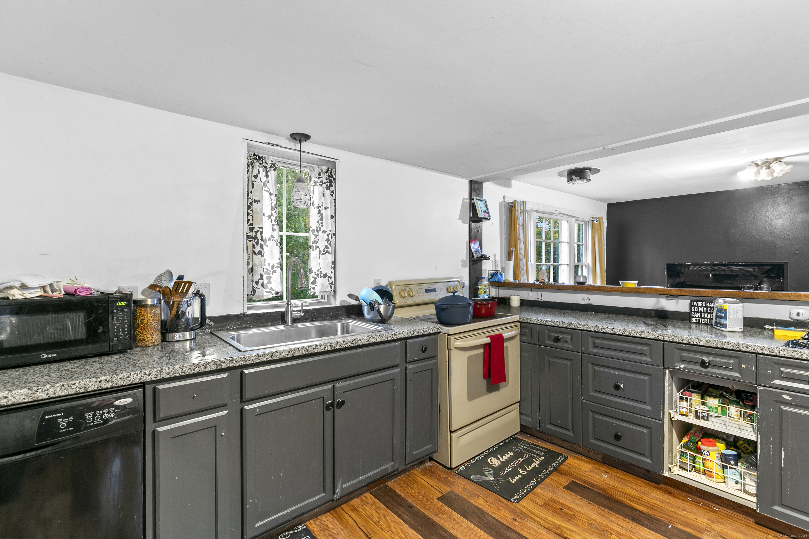 107 West Street Seymour CT 06483