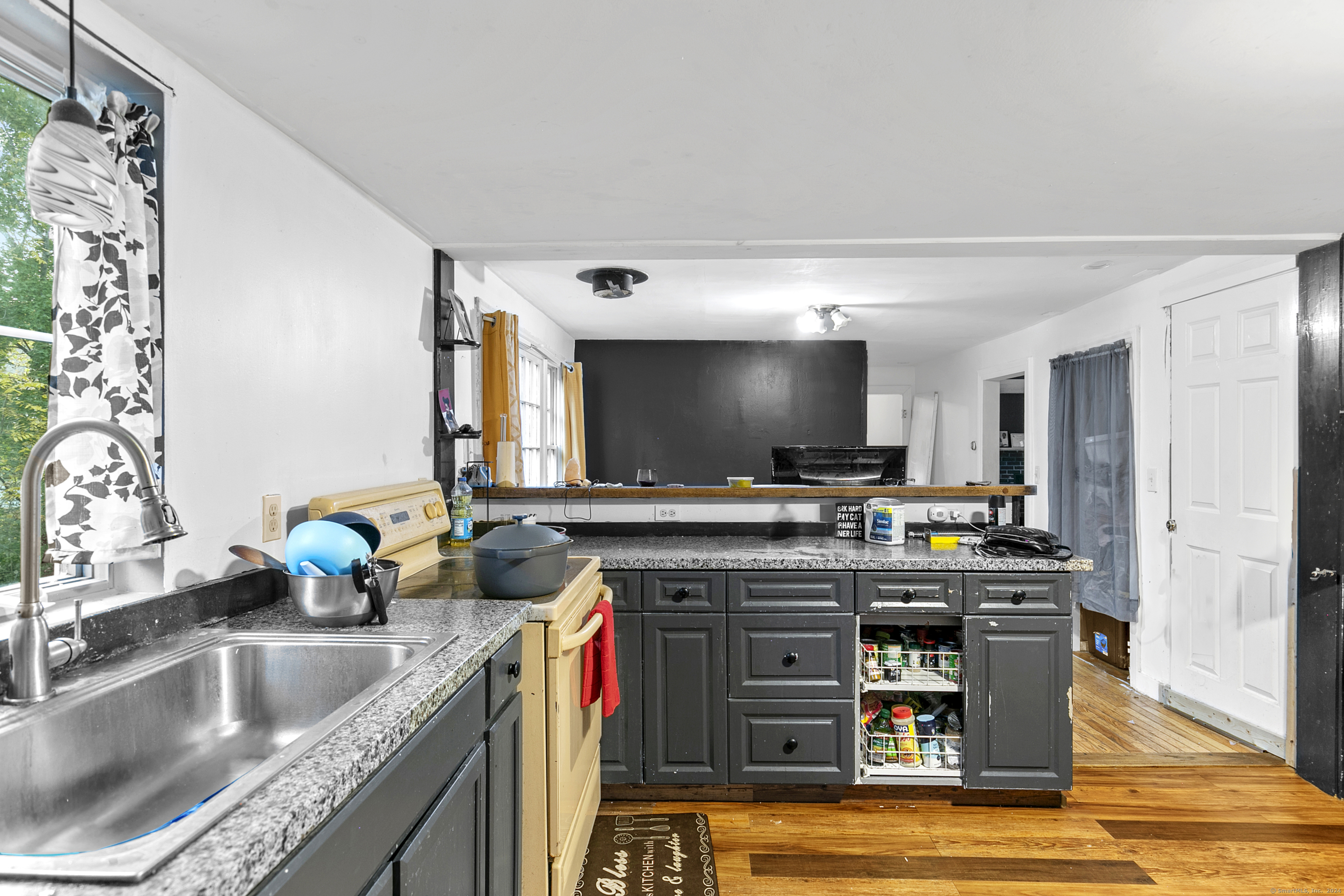 107 West Street Seymour CT 06483