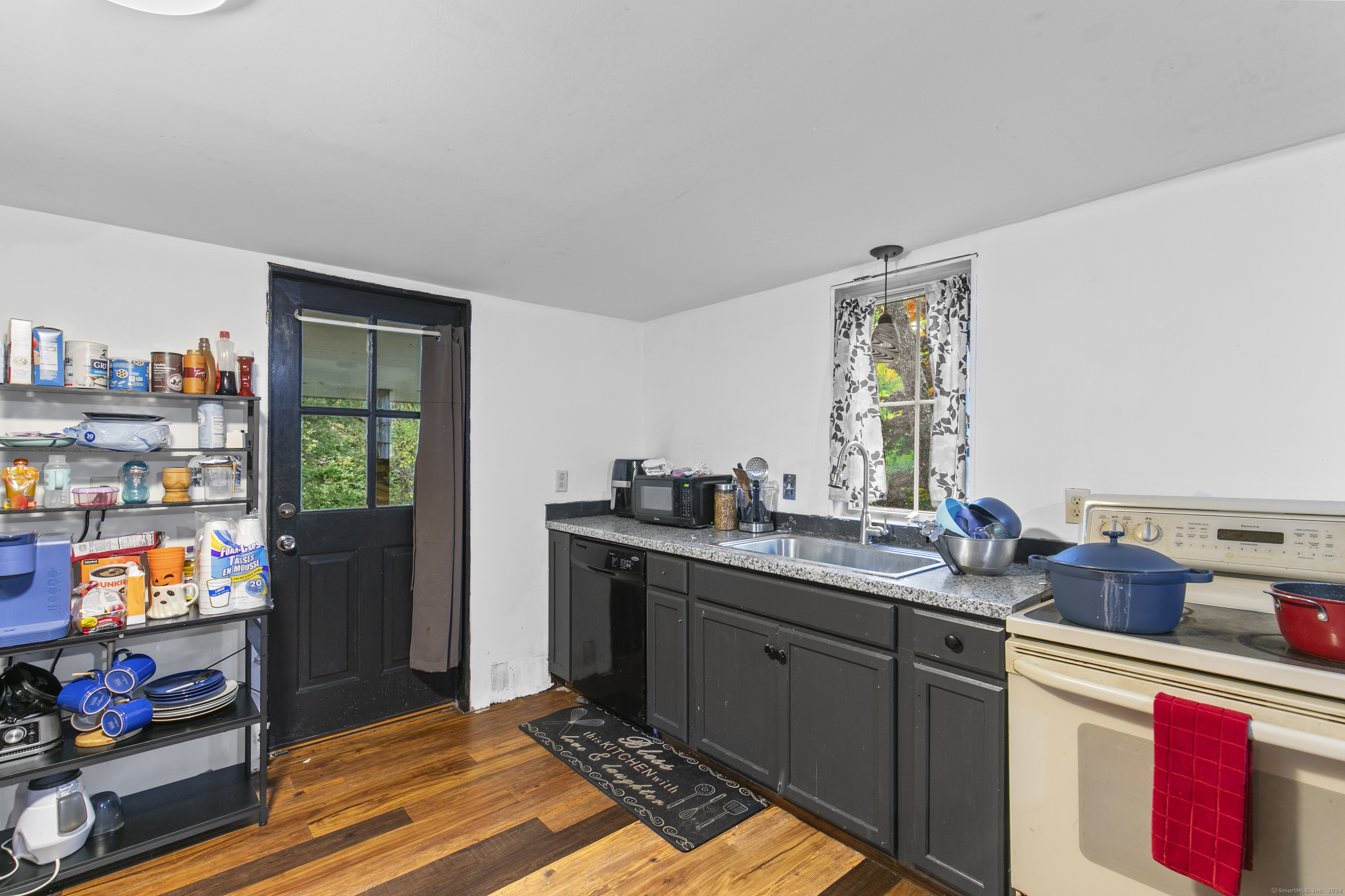 107 West Street Seymour CT 06483