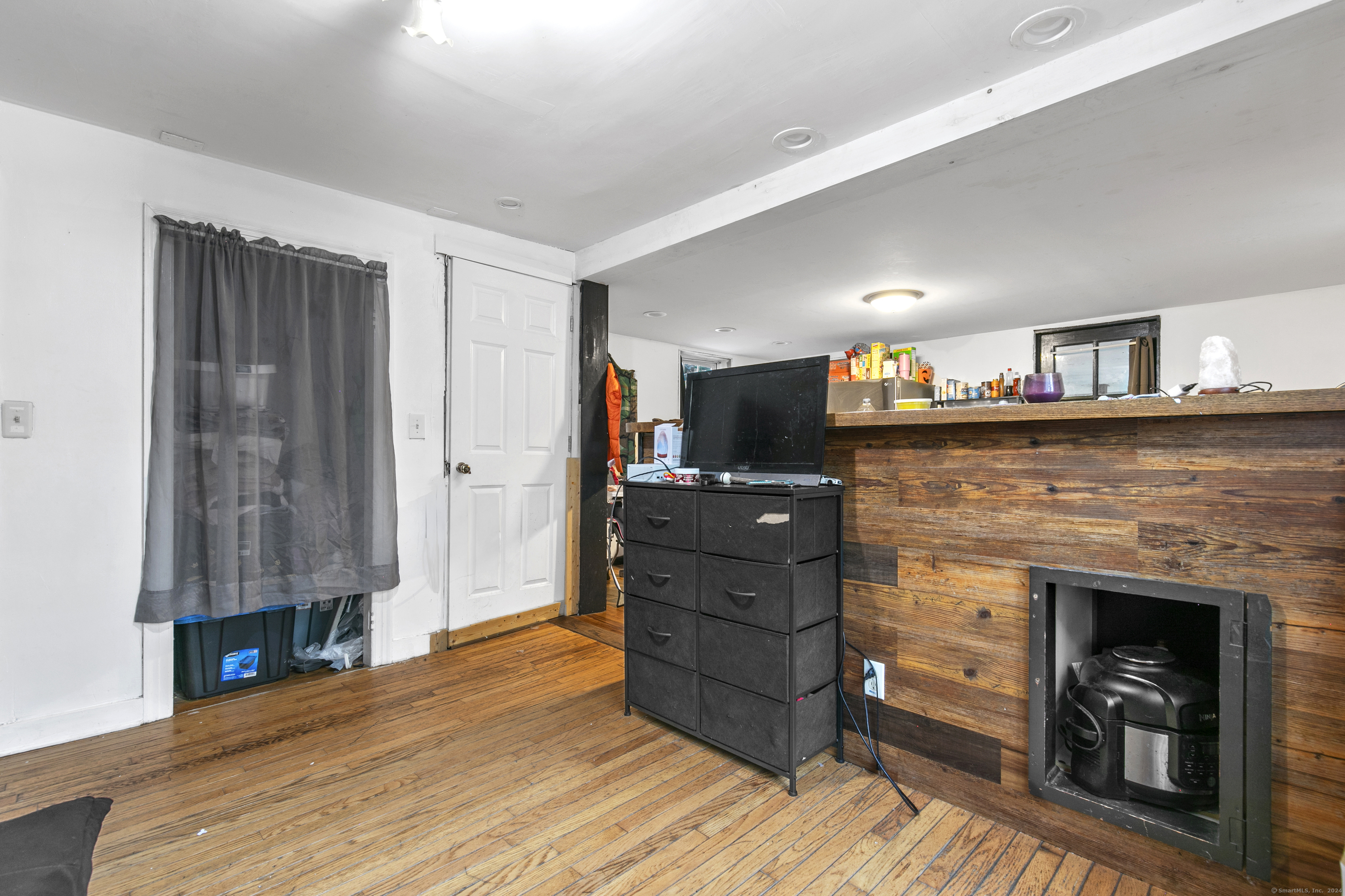 107 West Street Seymour CT 06483