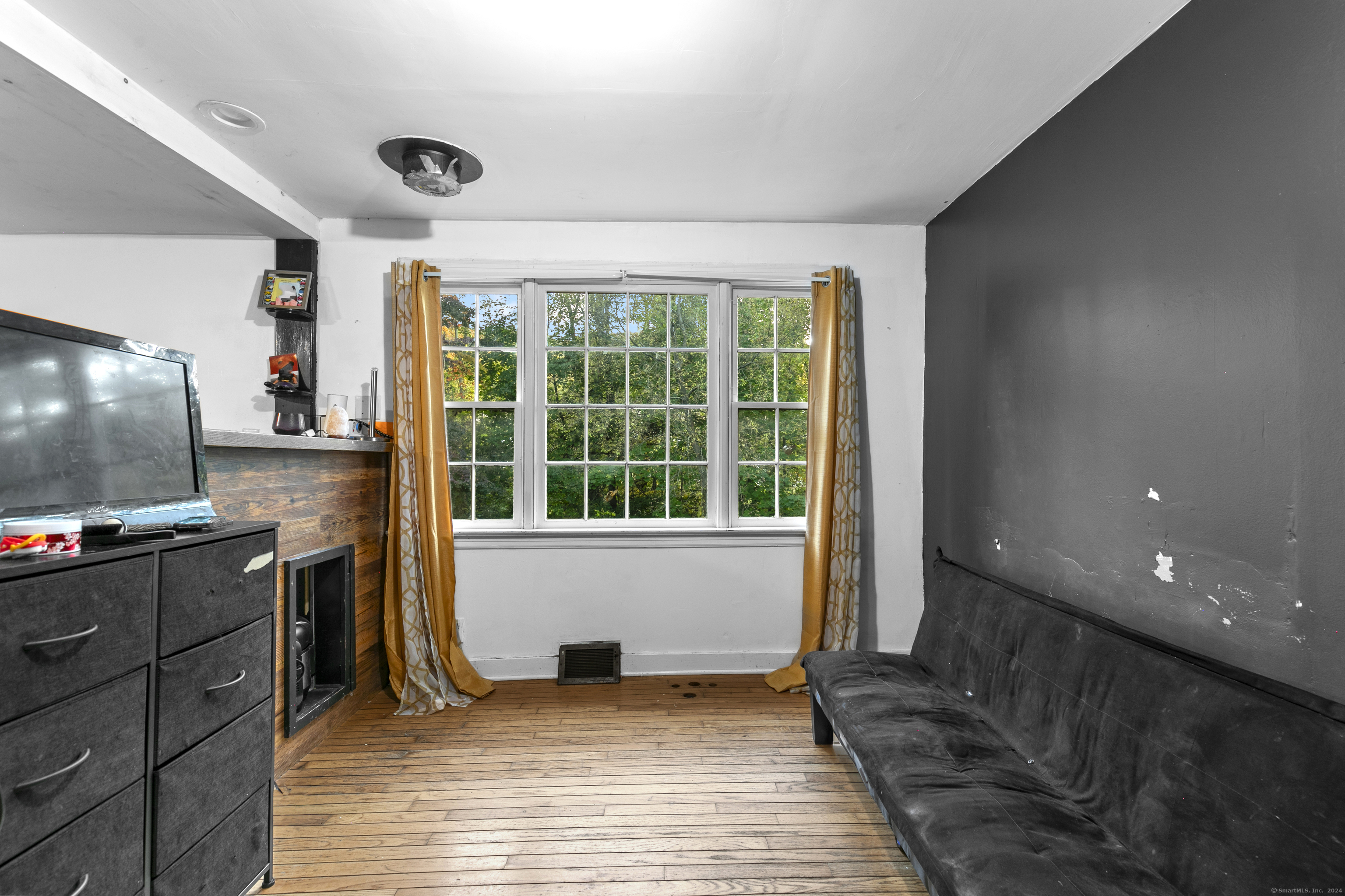 107 West Street Seymour CT 06483