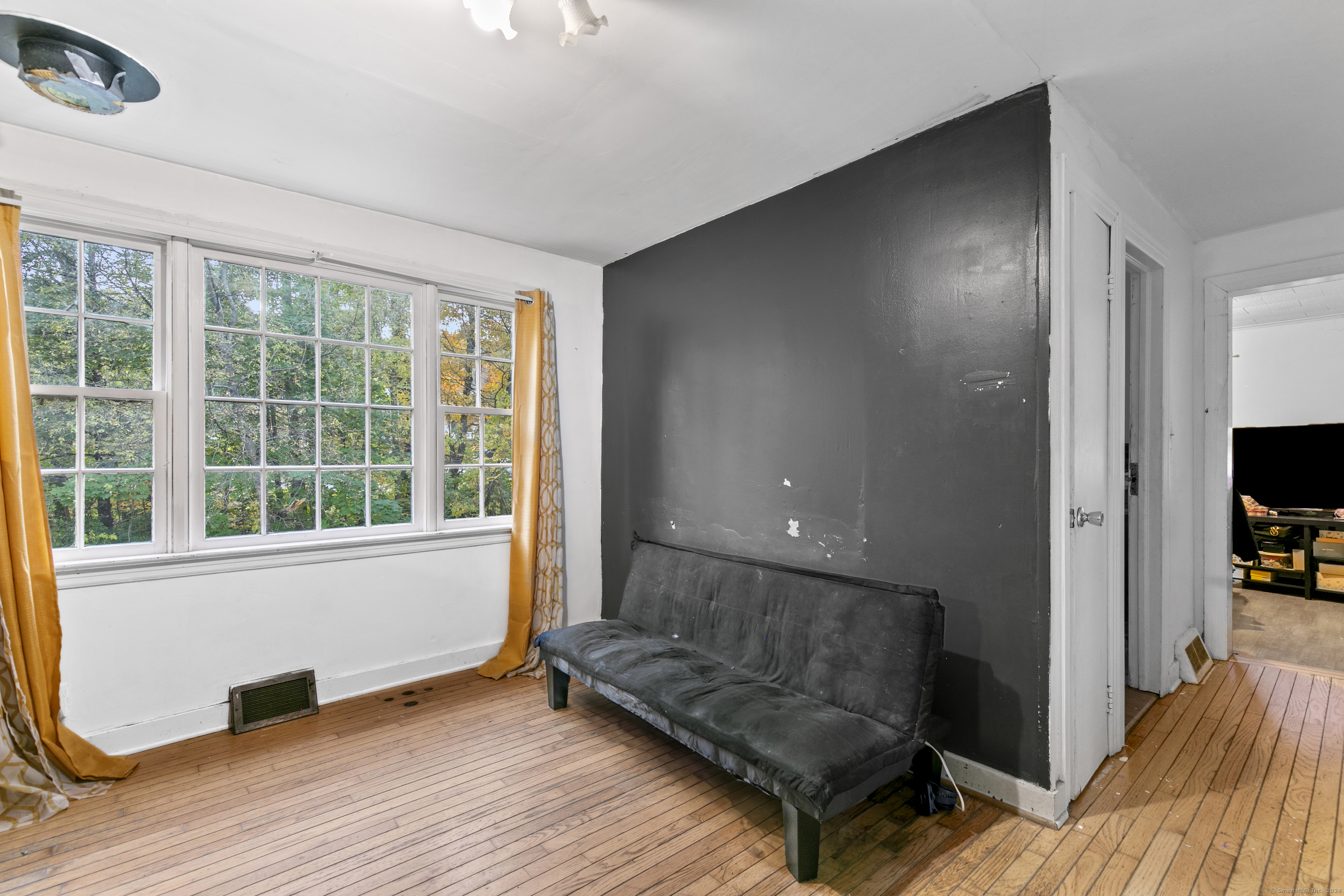 107 West Street Seymour CT 06483