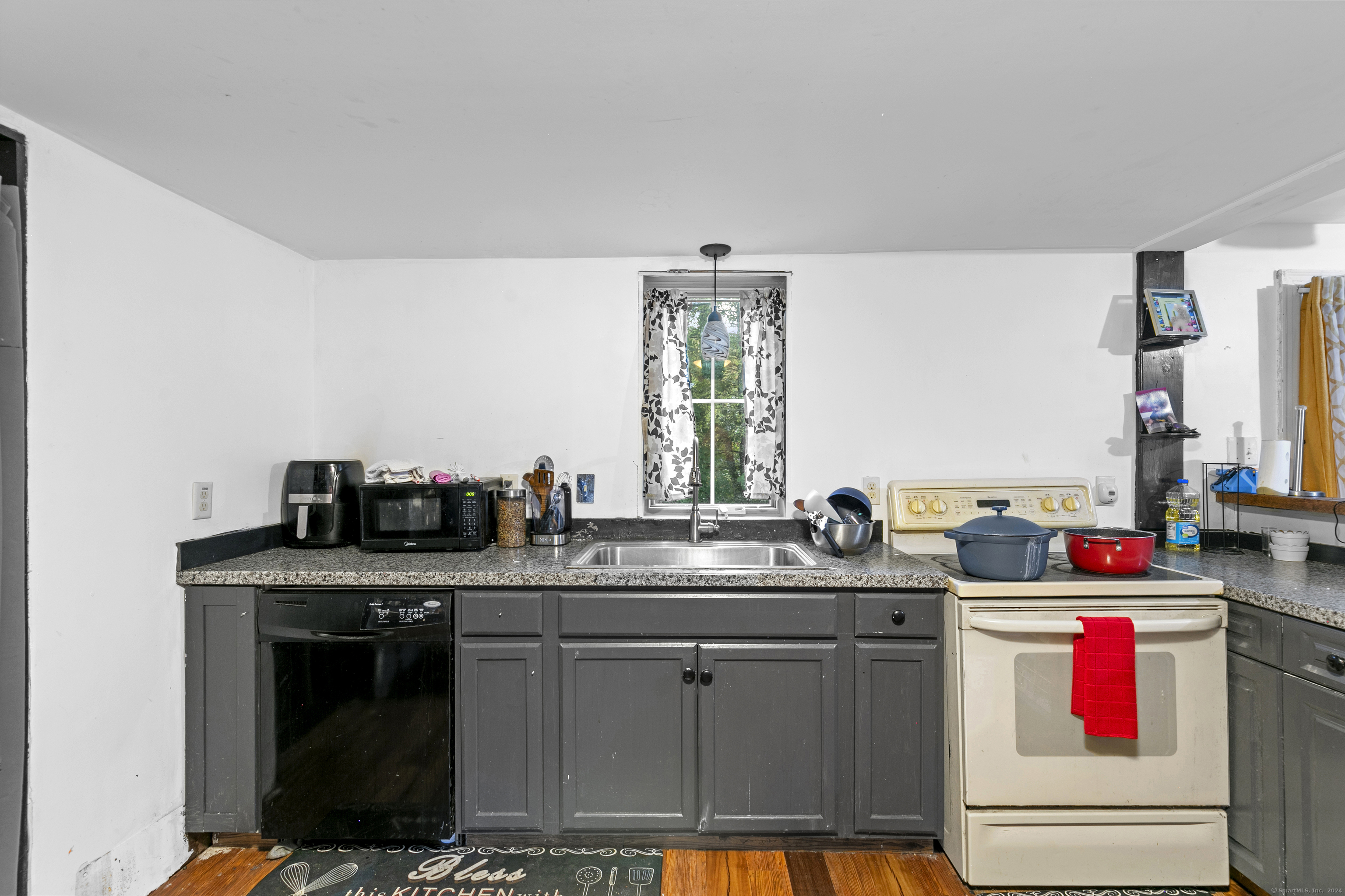 107 West Street Seymour CT 06483