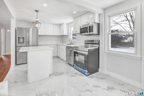 8 River Road East Haven CT 06512