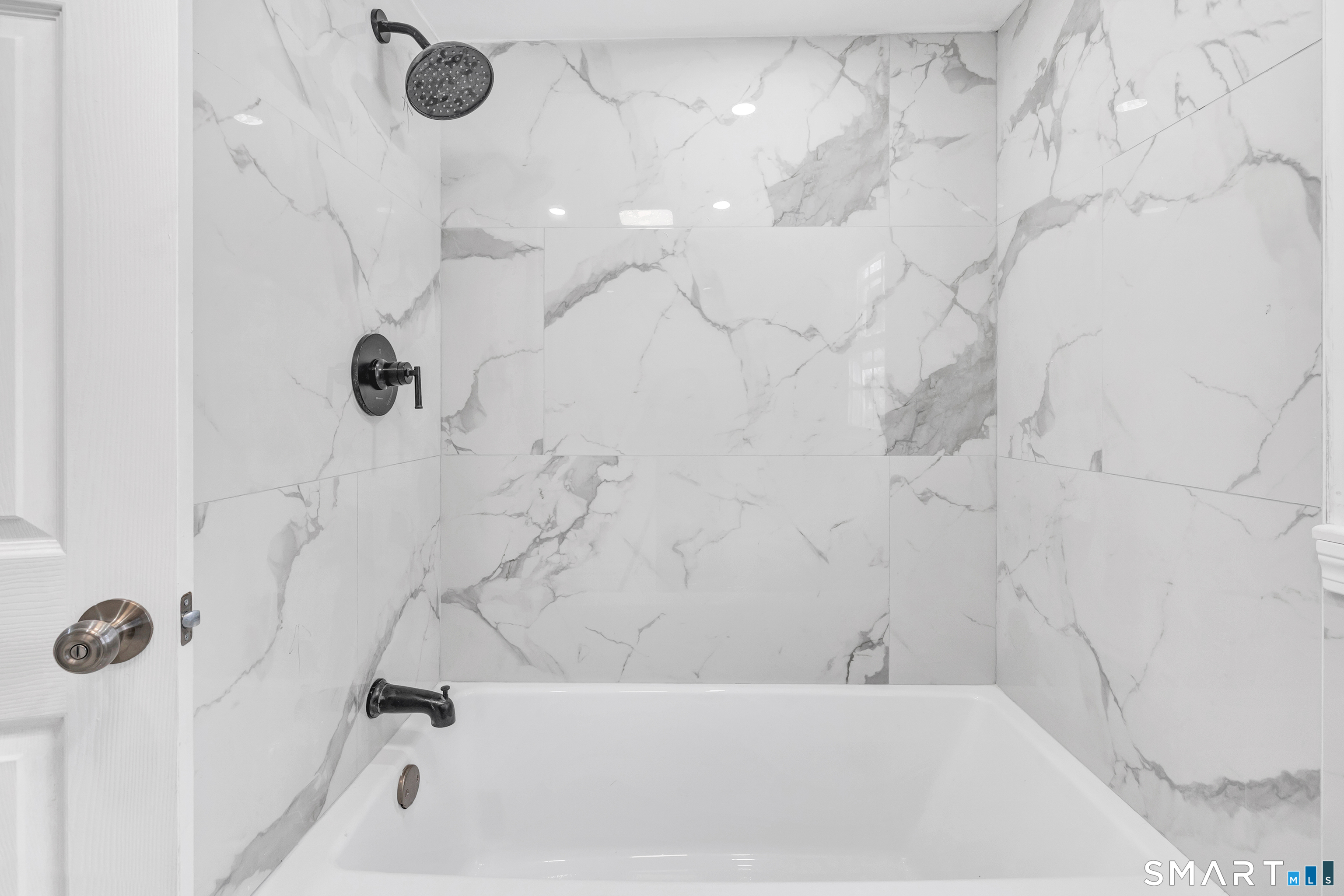 8 River Road East Haven CT 06512