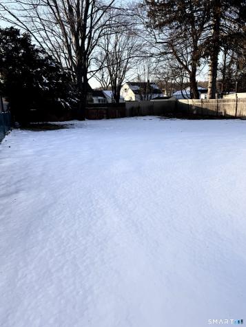 8 River Road East Haven CT 06512