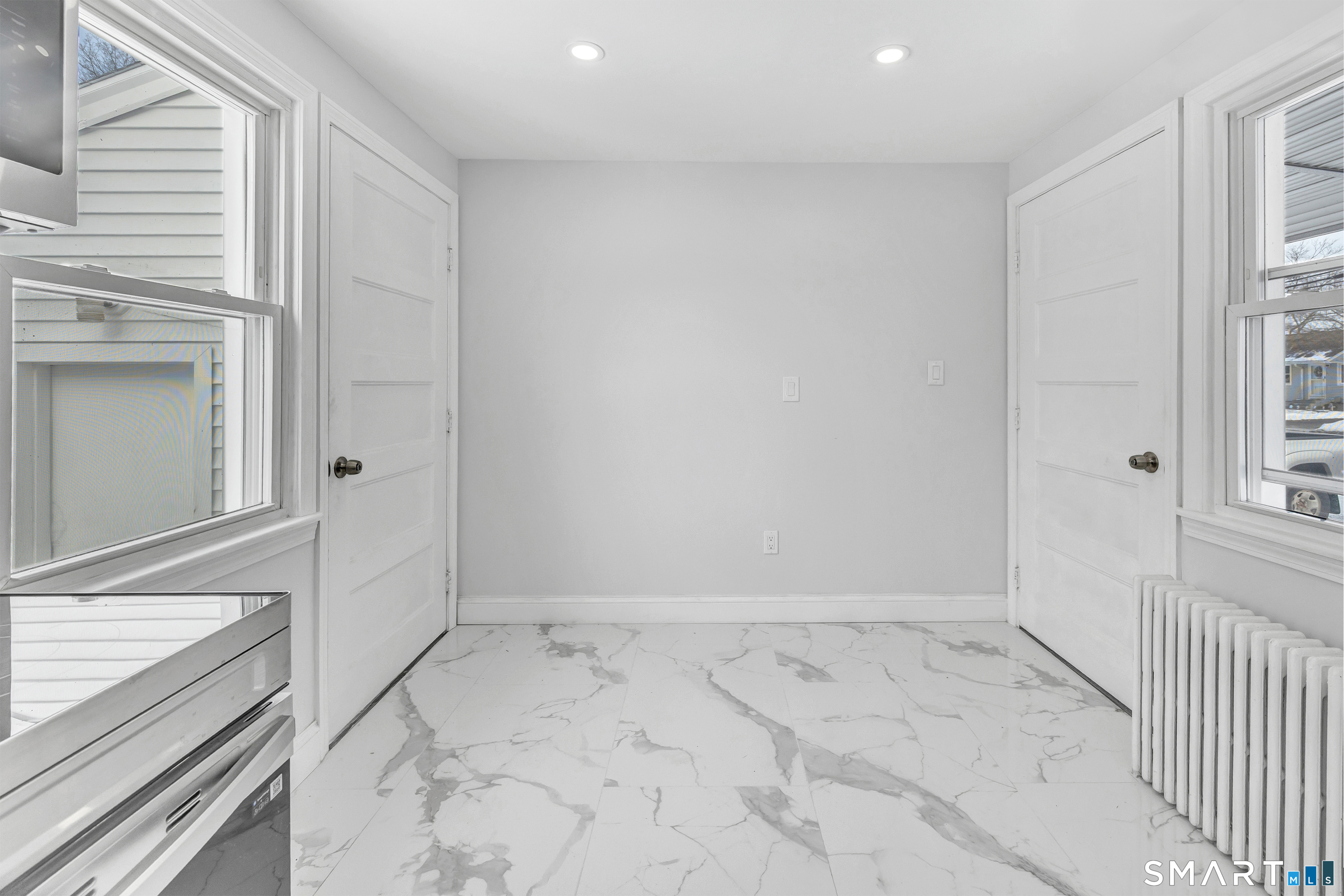 8 River Road East Haven CT 06512