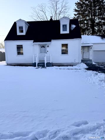 8 River Road East Haven CT 06512