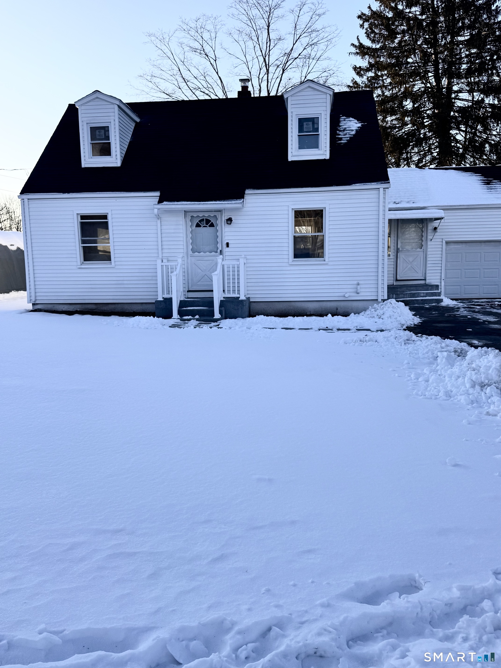 8 River Road East Haven CT 06512