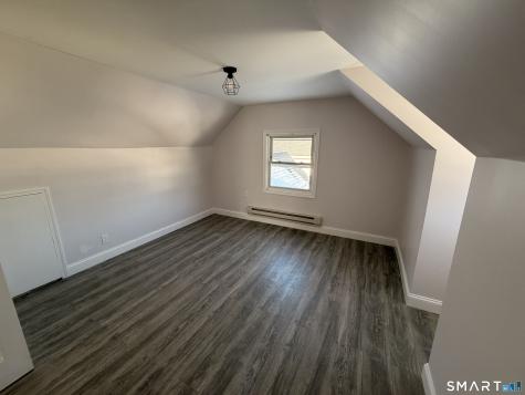 8 River Road East Haven CT 06512